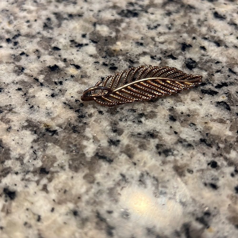 Pandora Rose Light as a Feather Pendant Necklace - Picture 6 of 8